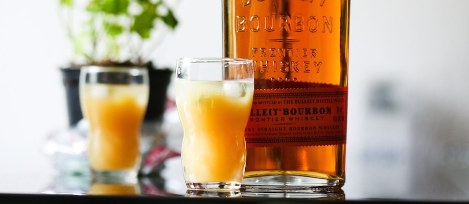 Apfel-Minz-Julep Cocktail mit Bulleit Bourbon